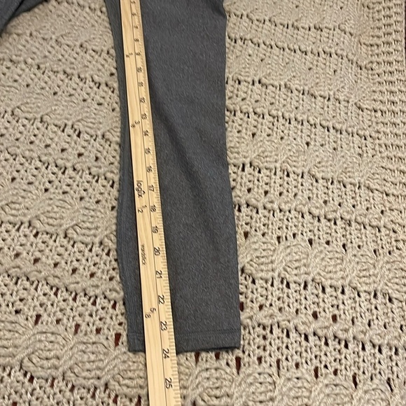 NWT Under Armour compression high-rise ankle leggings heat gear women’s XS gray - Picture 3 of 16